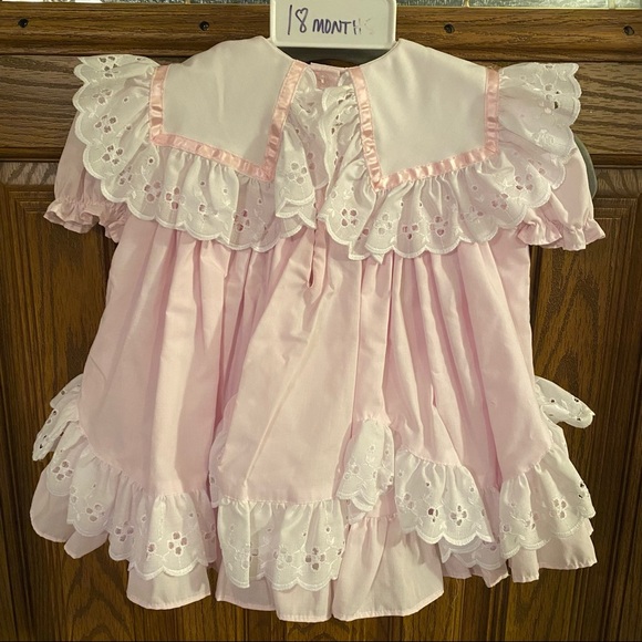 🎀 Two Piece Frilly Dress 🎀 - Picture 2 of 6